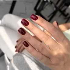 Nails service at home