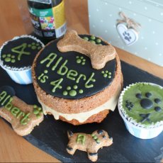 Homemade cakes for your pets.